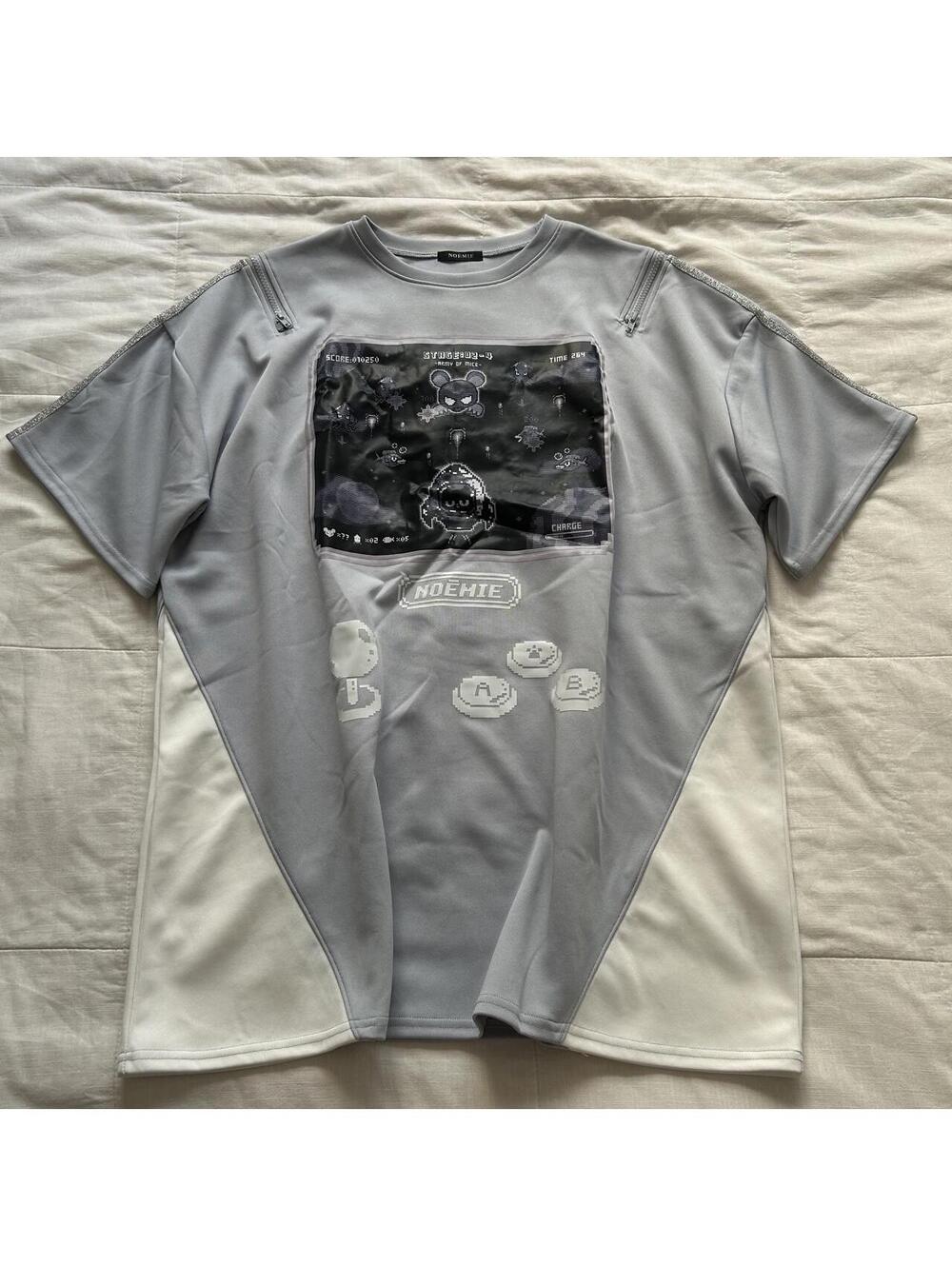 Noemie Gray White Oversized Pixel Video Game Graphic T-Shirt Zipper Detail